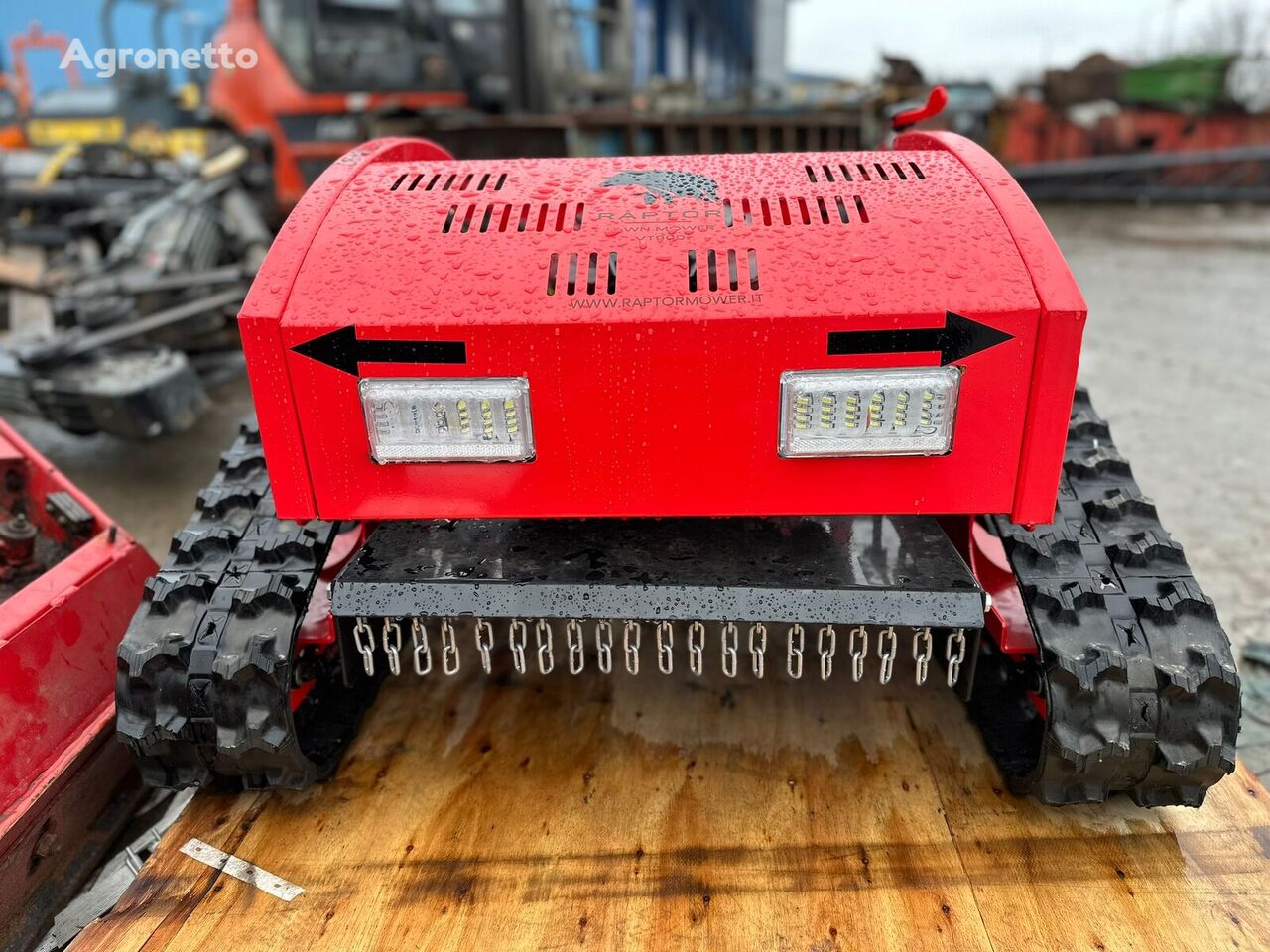 Raptor VT900 robot lawn mower