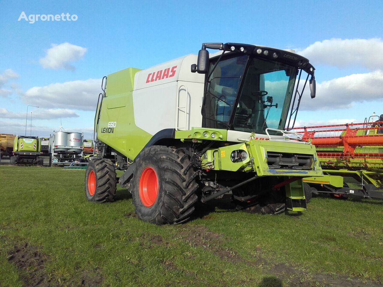 Claas LEXION 650 grain harvester