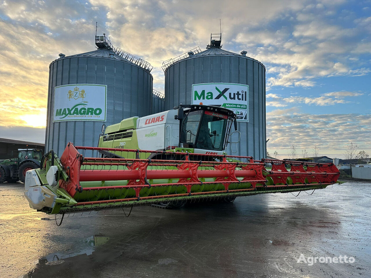 Claas Lexion 780TT Combina Agricola grain harvester