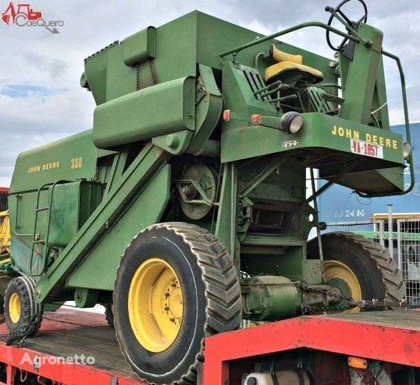 John Deere 330 grain harvester for parts