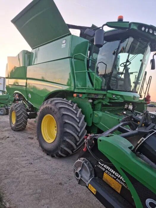 John Deere S660i + 622X grain harvester
