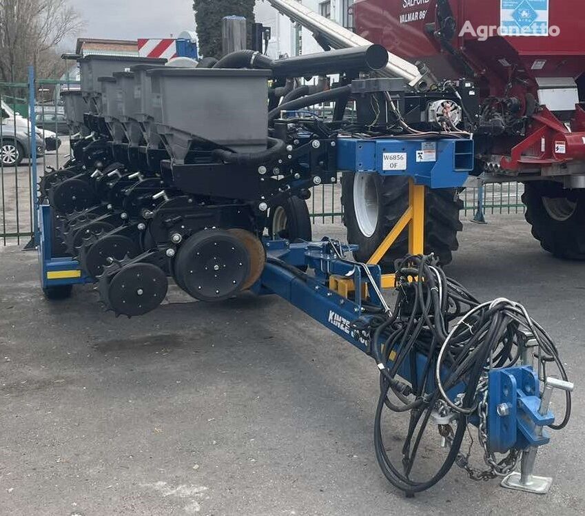 new Kinze 3505 pneumatic precision seed drill