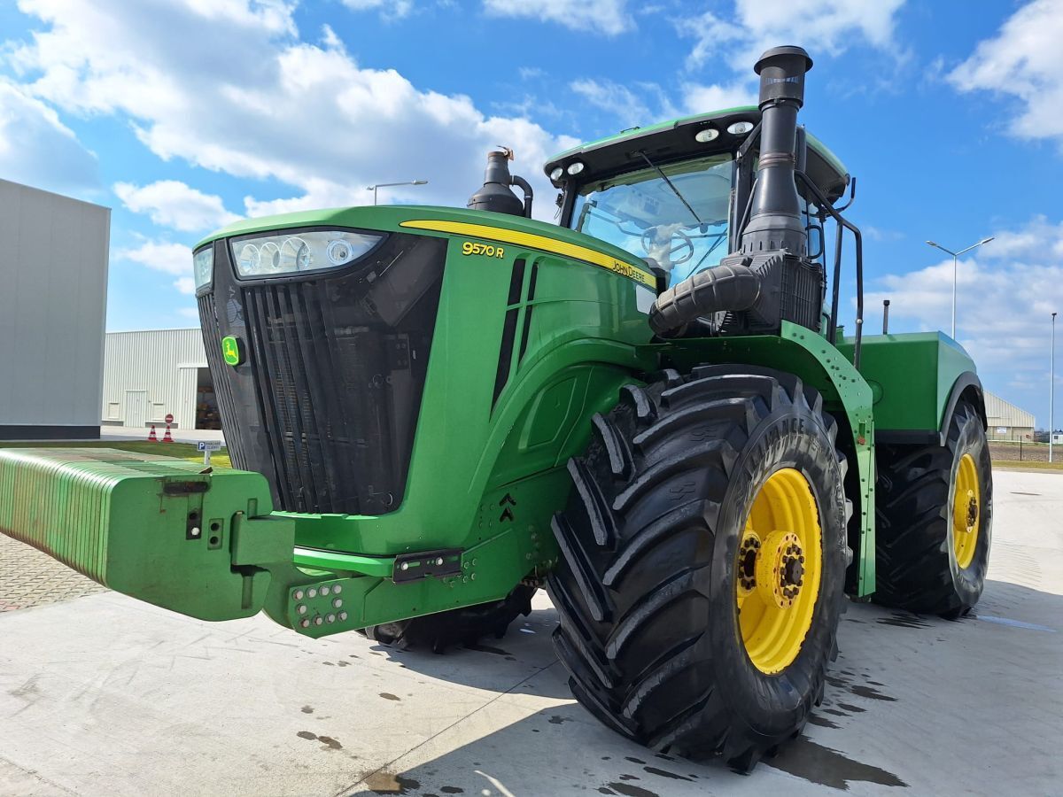 John Deere 9570R wheel tractor