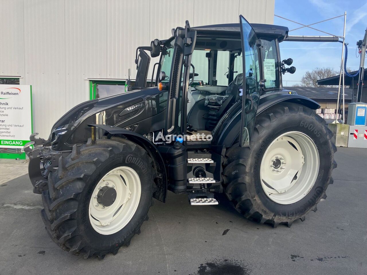 new Valtra G135 H wheel tractor
