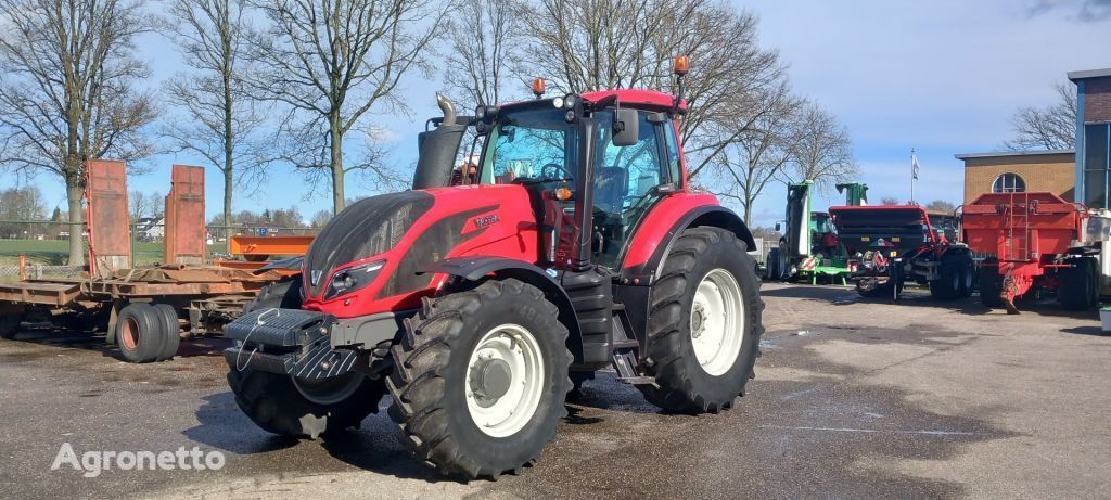 Valtra T154 wheel tractor
