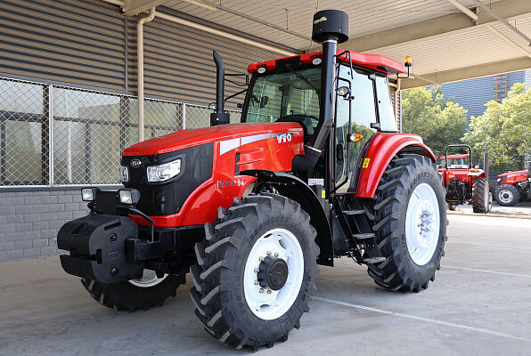 new YTO ELG1754 wheel tractor
